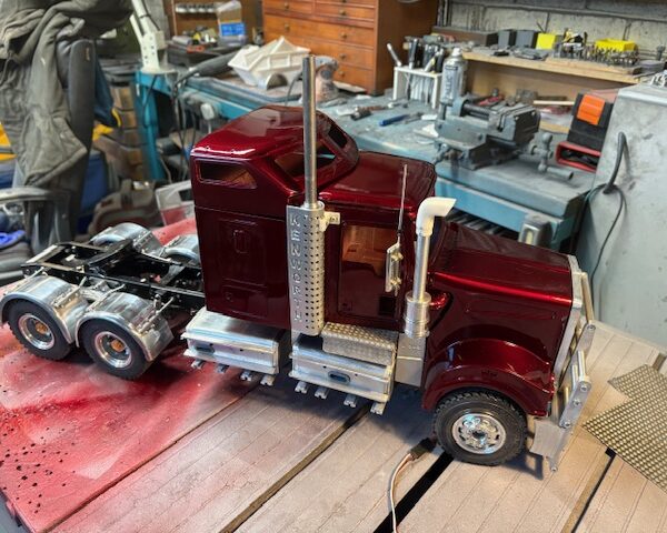 3d printed cab kenworth T 909 1/14 SCALE SQUARE TANKS